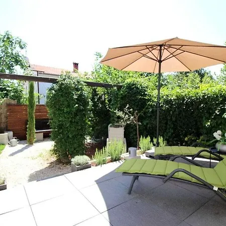 Hébergement de vacances Modern Holiday Carla With Garden